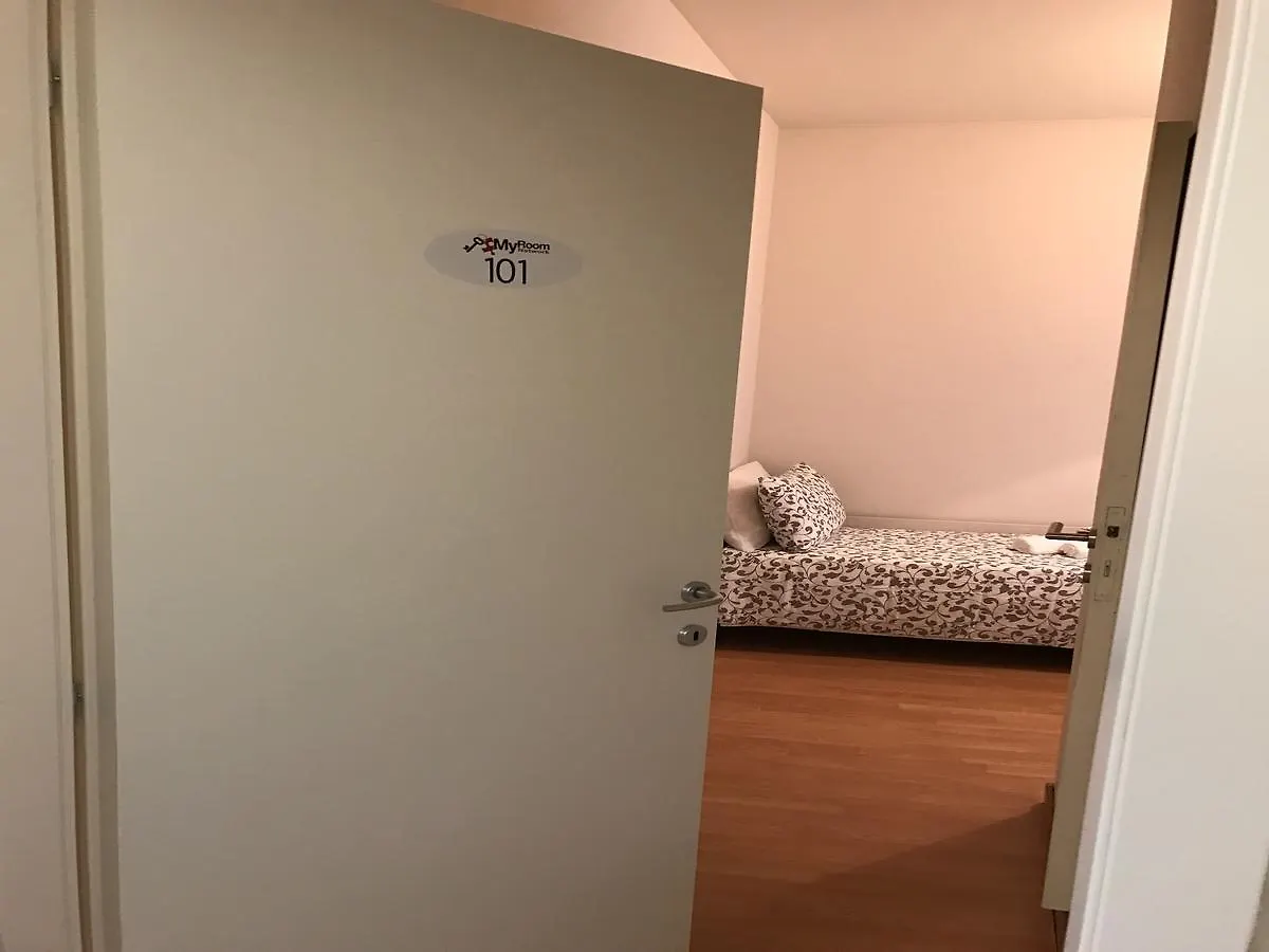 *** Guest house Myroom In Town Bergamo Italy